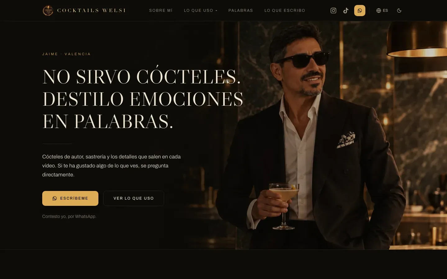 La portada de cocktailswelsi.com, con Jaime en la barra y el titular «No sirvo cócteles. Destilo emociones en palabras.»